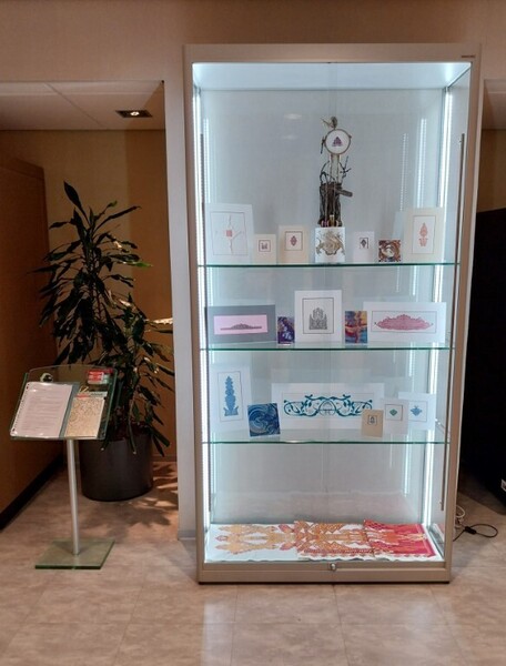 vitrine-handborduurwerk-middel vitrine-handborduurwerk-middel